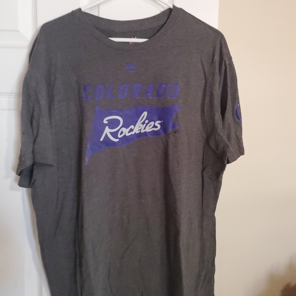 Short sleeve top